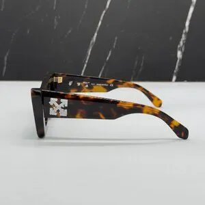 Off-White | Accessories | New Offwhite Sunglasses Havana Cat  display picture 3